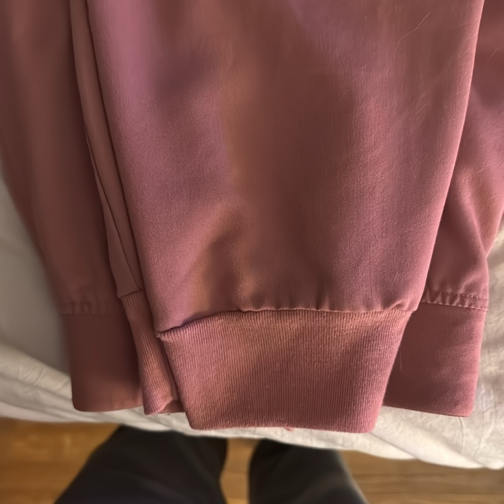 Figs. Size M. Joggers. Reg. Length. - Picture 3 of 3